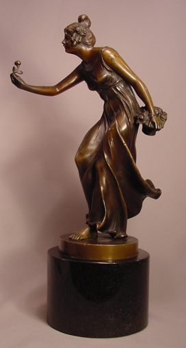 Large Antique Vienna Bronze Woman Signed R. Kuchler (Rudolph Kuchler 1867-1954)