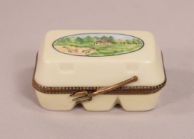 Beautiful Vintage Hand Painted Limoges Porcelain Egg Box.