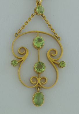 Exquisite Antique 14k Yellow Gold 2.3 Carats Peridots Necklace