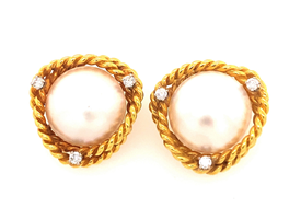 Beautiful Vintage Cellino Mabe Pearl Diamond 18K Gold Earrings