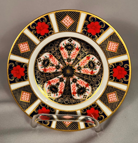 4 Matching Old Imari Royal Crown Derby Plates # 1128 6-1/4 inches
