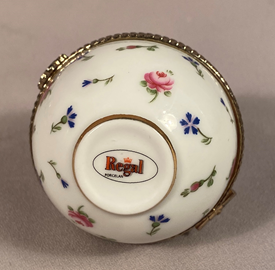 Beautiful Vintage Signed Regal Porcelain Floral Decorated Round Trinket Box