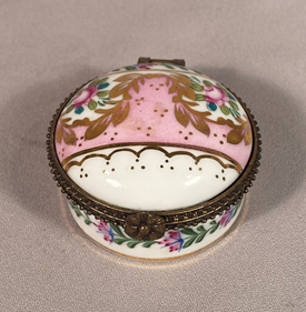 Beautiful Hand Painted Limoges porcelain trinket box floral and gilt metal
